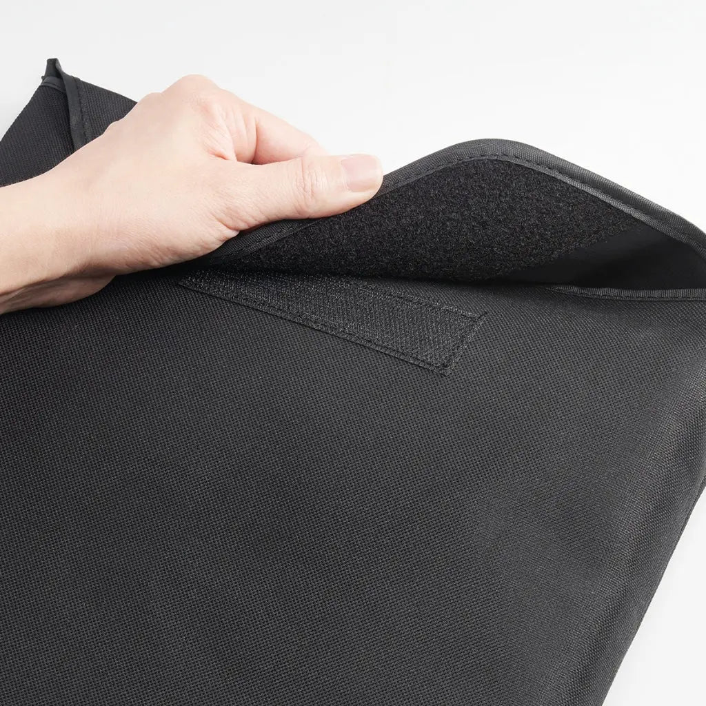 Tesla Model Y Juniper (2025) / Model Y / Model 3 Windshield Cover WC100 - Spigen Malaysia
